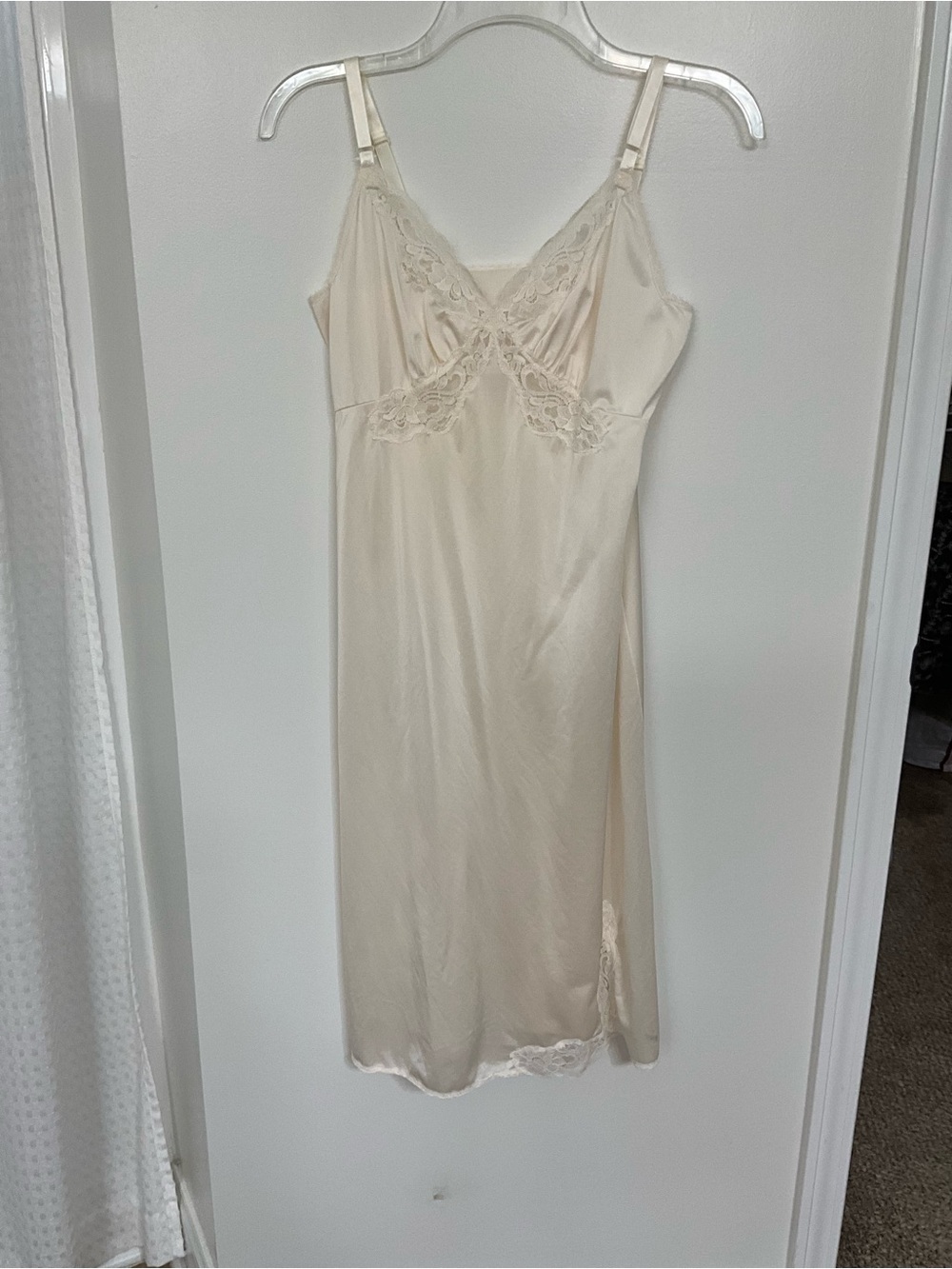 Vintage Shadowline Ivory Lace Full Slip Size 34